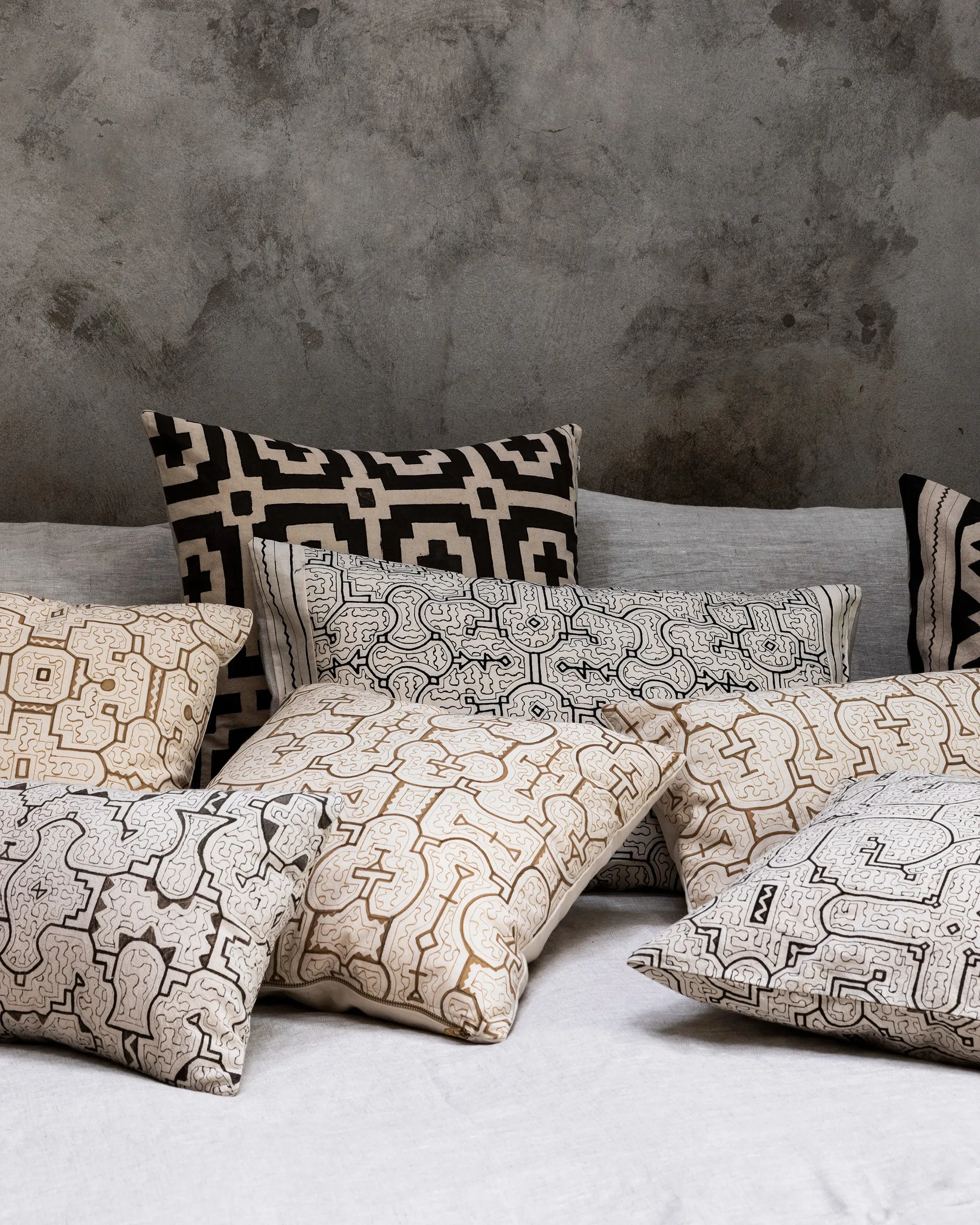 Shipibo Pillow Bold